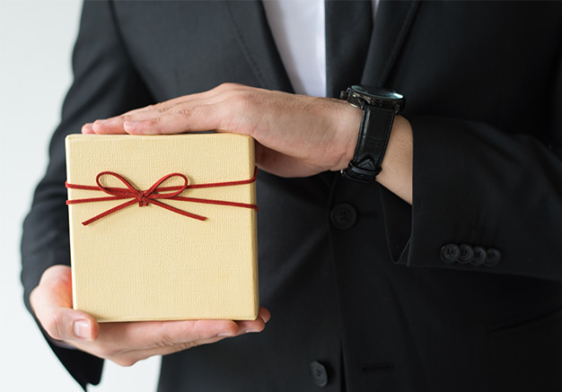 5 Gift Ideas for New Customers That They’ll Actually Like